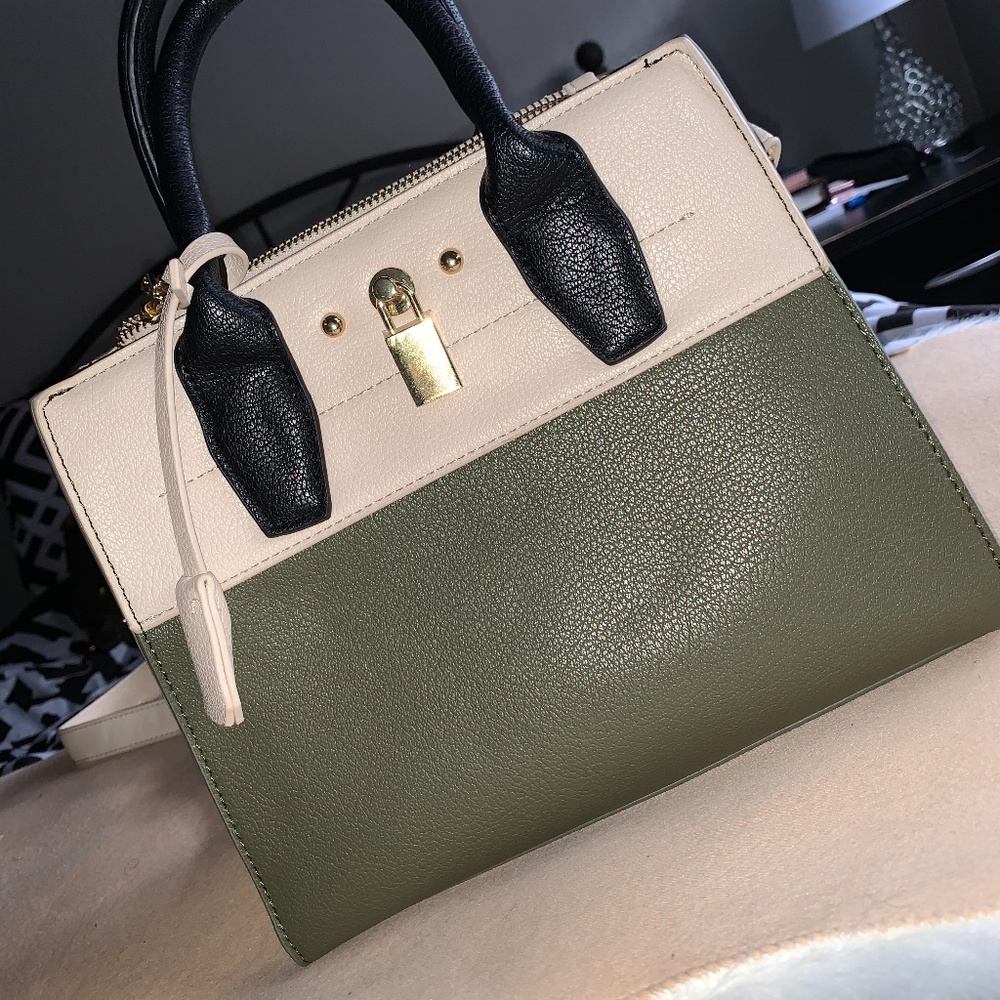 Handbag - Picture 2 of 3